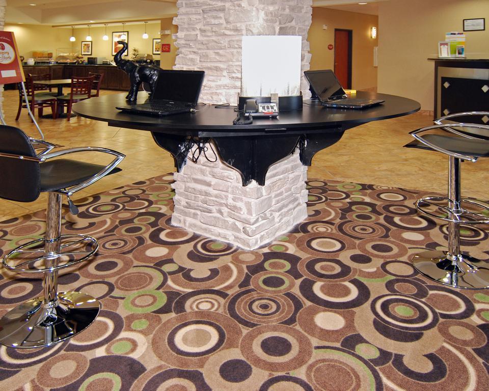Hometown Executive Suites Bridgeport Esterno foto