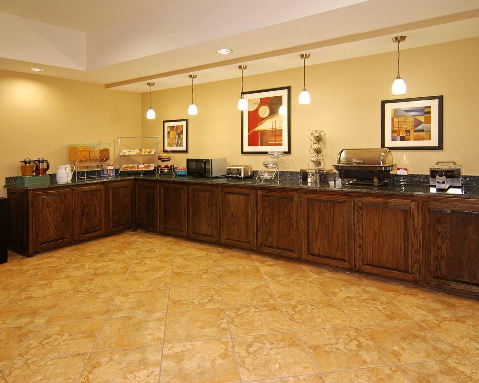 Hometown Executive Suites Bridgeport Ristorante foto
