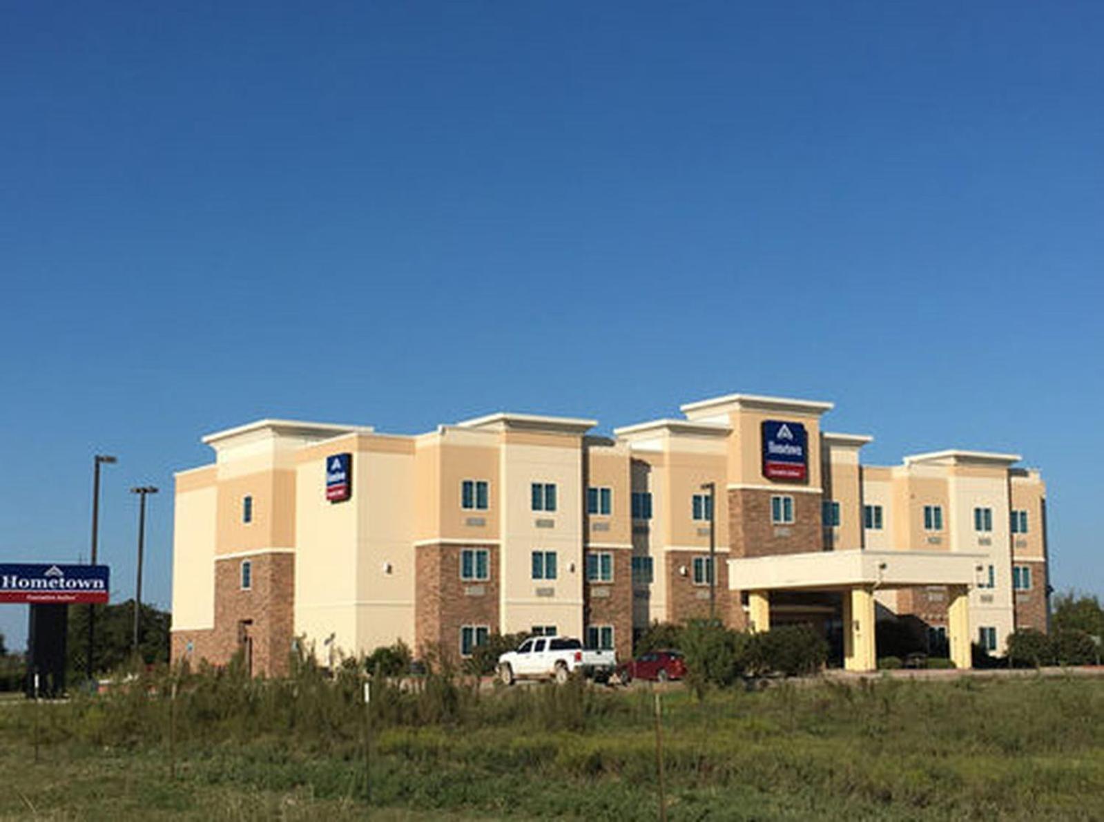Hometown Executive Suites Bridgeport Esterno foto