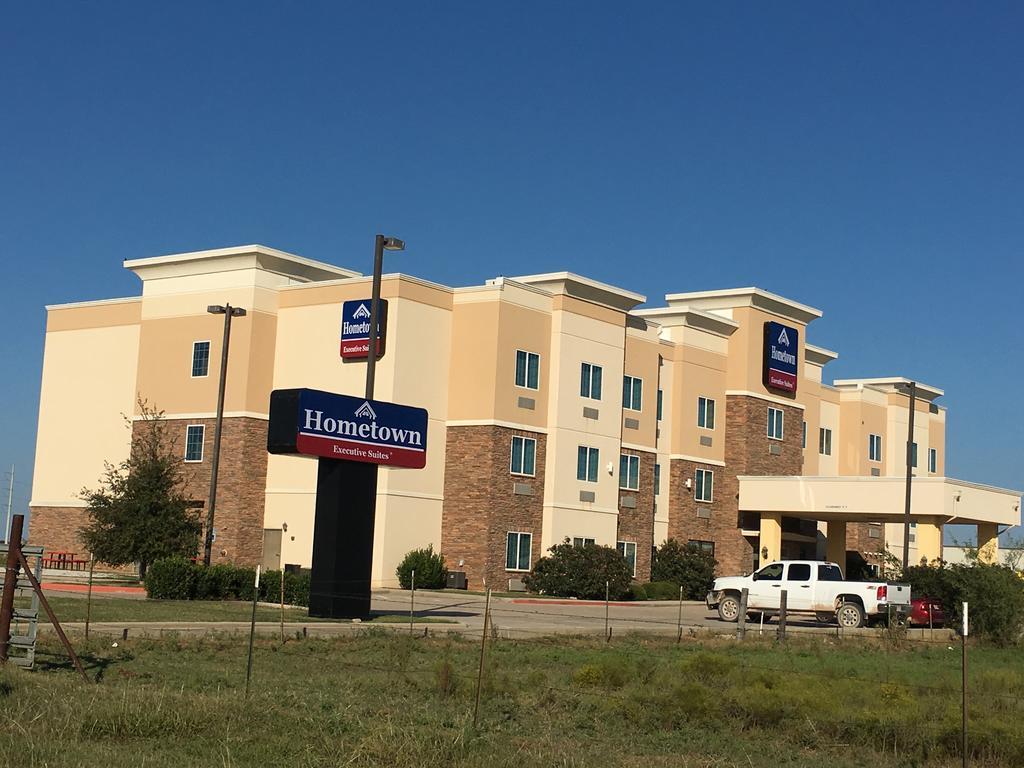 Hometown Executive Suites Bridgeport Esterno foto