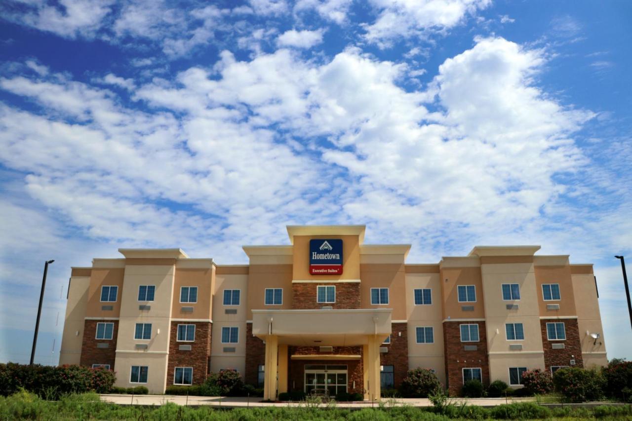 Hometown Executive Suites Bridgeport Esterno foto