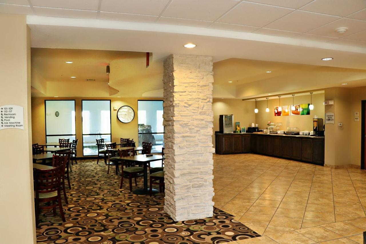 Hometown Executive Suites Bridgeport Esterno foto