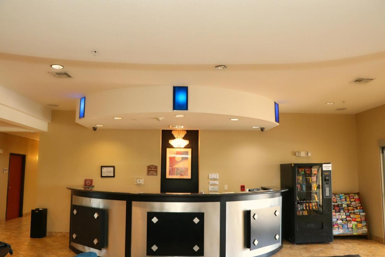 Hometown Executive Suites Bridgeport Esterno foto